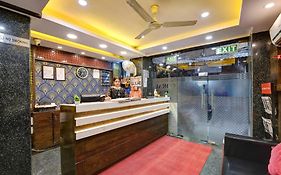 Hotel Coral Plaza - Near Connaught Place